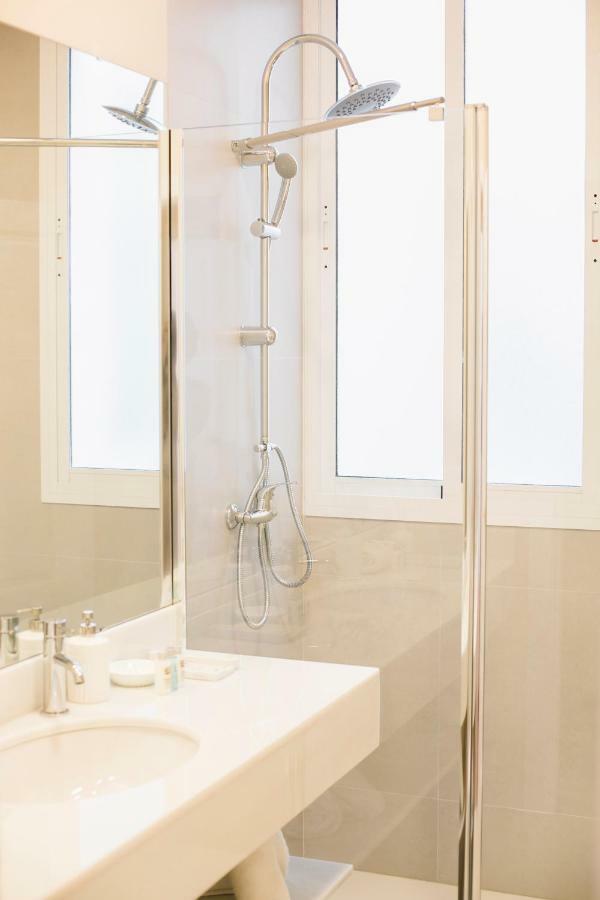 Stylish And Wide- 3Bdr 3Bth- Los Remedios Sevilla Buitenkant foto